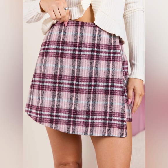 Pink Lily Dresses & Skirts - Plaid Pink and Gray Women's Skort